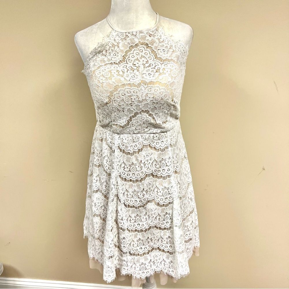 Francesca’s Elegant White Lace Dress. XS